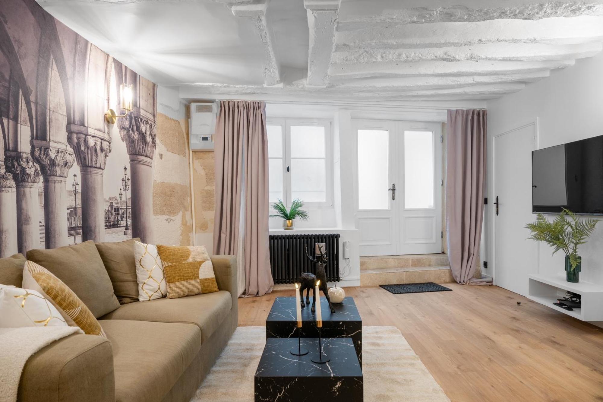 פריז Appartement Cosy A 9 Min A Pied De La Cathedrale Notre Dame מראה חיצוני תמונה